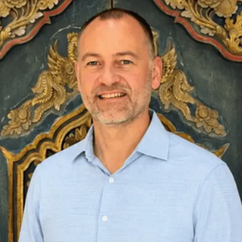 Stephan Karl   Cluster General Manager   Portrait