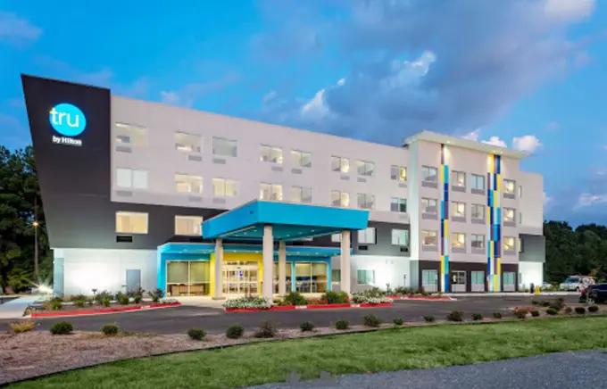 Tru by Hilton Manassas ......