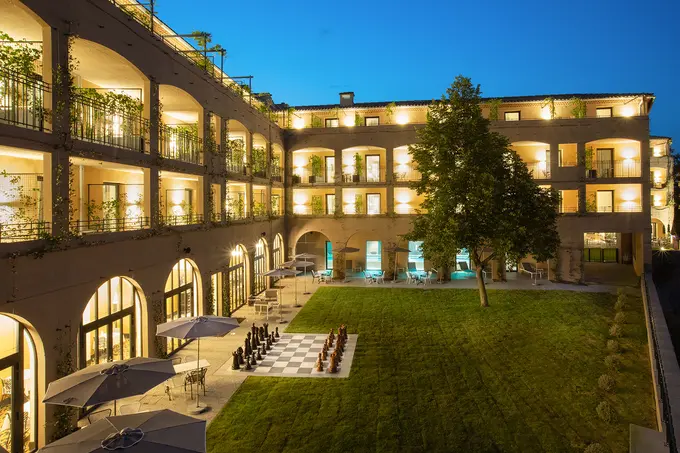 DoubleTree by Hilton Carcassonne ......