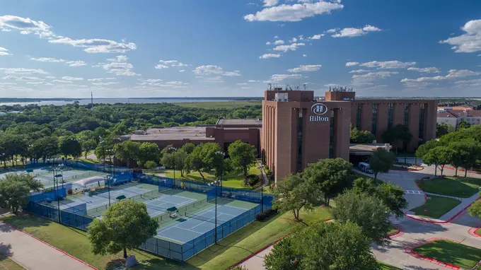 Highline Hospitality Partners Acquires Hilton DFW Lakes Executive Conference Center in Grapevine, Texas
