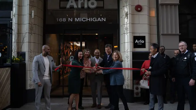 Arlo Chicago ......