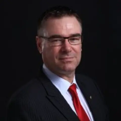 Lutz Mueller