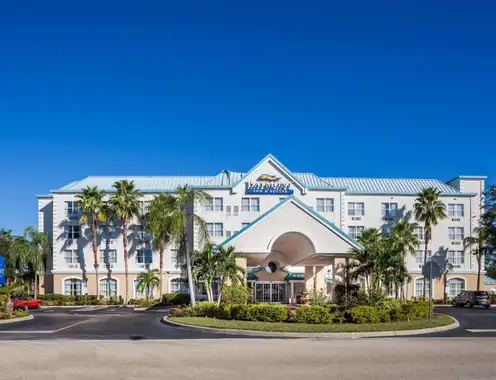 Baymont Inn & Suites by Wyndham, Fort Myers, Florida