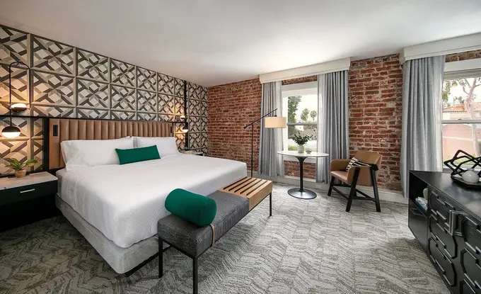 Hotel Virginia Santa Barbara, Tapestry Collection by Hilton ......