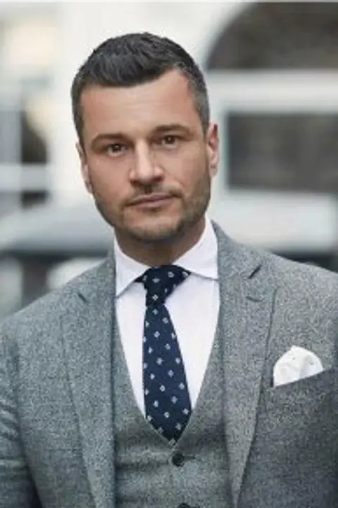 Sam Riches