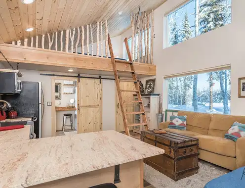 12 Airbnbs that make the holidays merrier