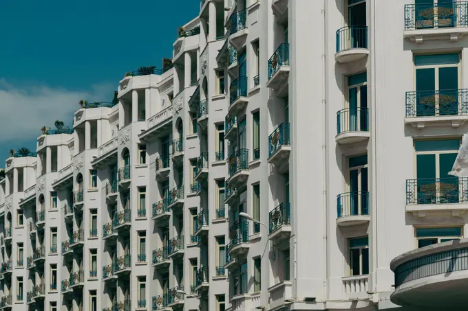 What AI can already tell about the visitor browsing your hotel's website