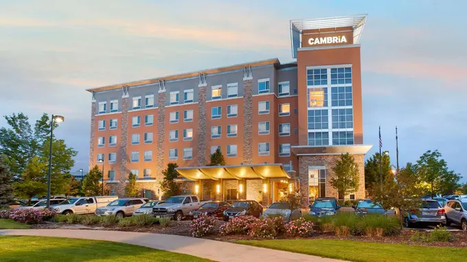Cambria Hotel Denver Downtown RiNo ......