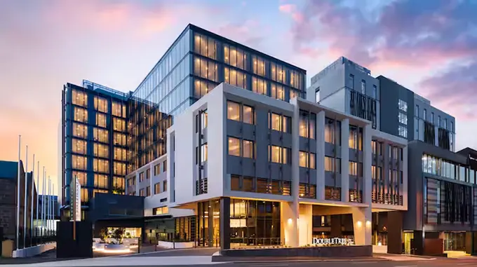 DoubleTree by Hilton Hobart ......