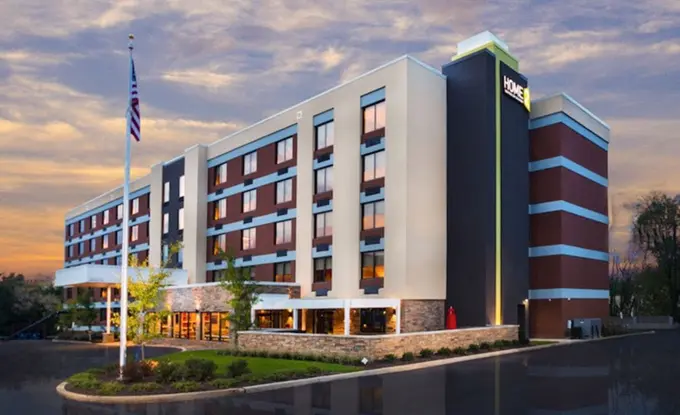 1700 W Higgins RdHome2 Suites by Hilton Des Plaines ......