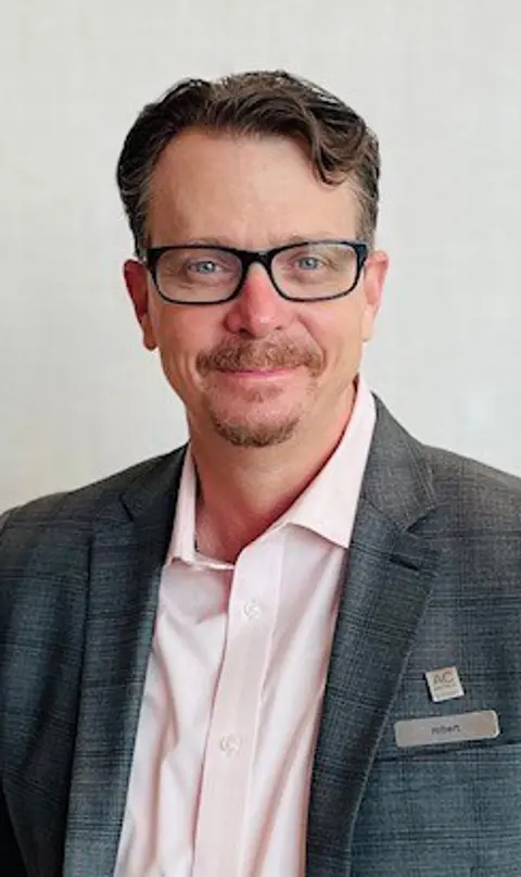 Robert Mason