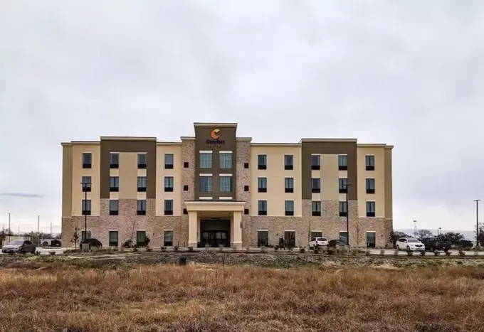 Comfort Suites San Antonio Ft. Sam Houston/Sammc Area ......