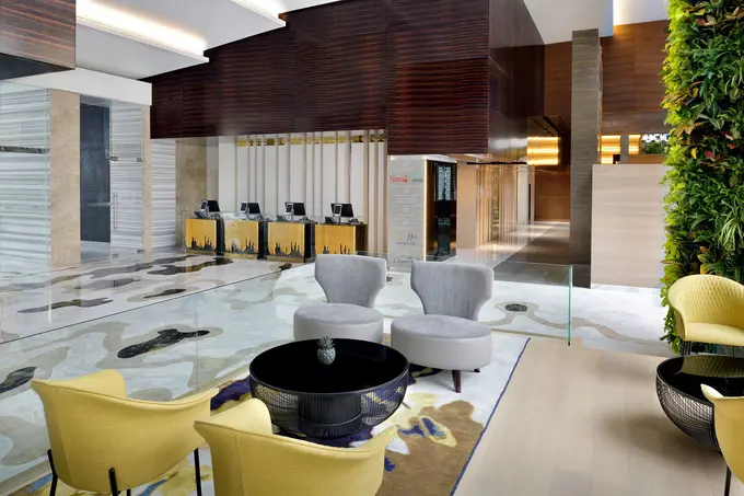 Crowne Plaza Dubai Marina ......