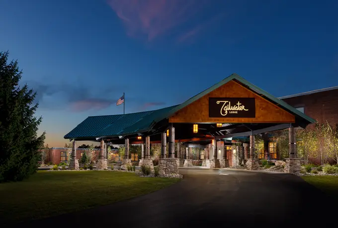 Tailwater Lodge ......