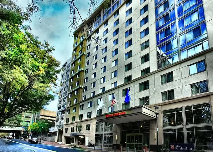 Hilton Garden Inn Bethesda Downtown ......