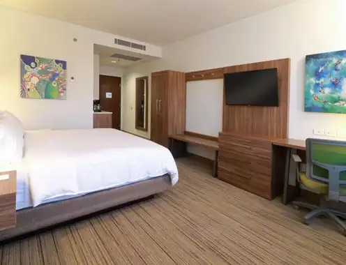 Holiday Inn Express & Suites Ensenada Centro