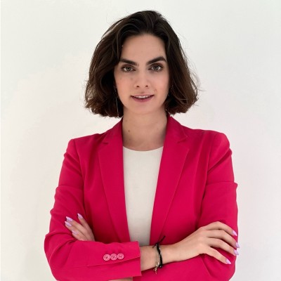 Carla Falcon Bayer
