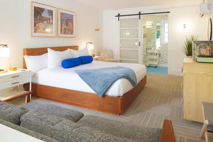Little Mod Hotel ......