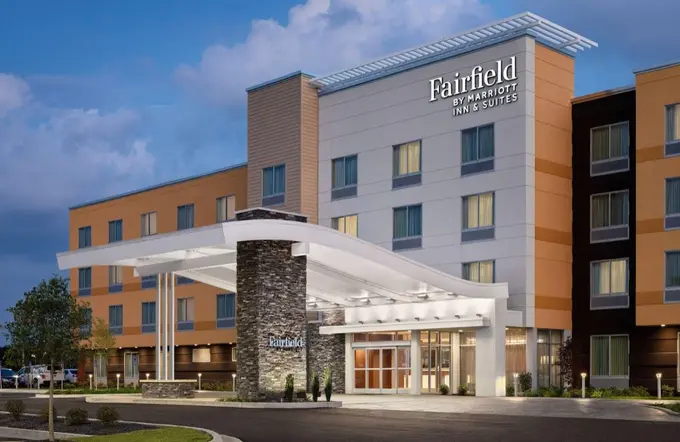 Fairfield Inn & Suites by Marriott Minneapolis North ......