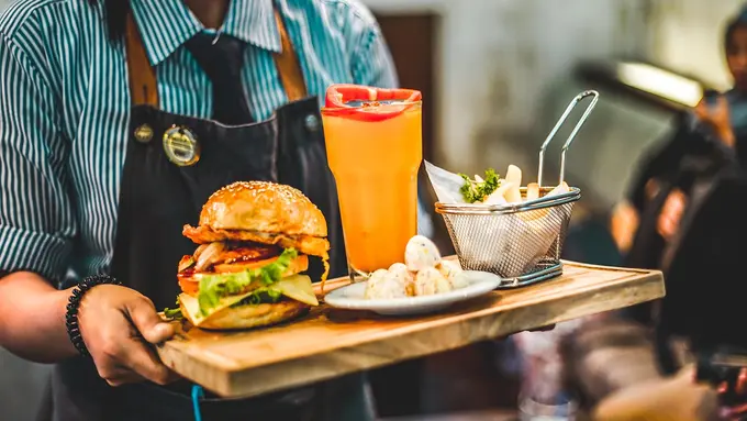 Restaurant Staff: to Tip or not to Tip? | By Stuart Pallister
