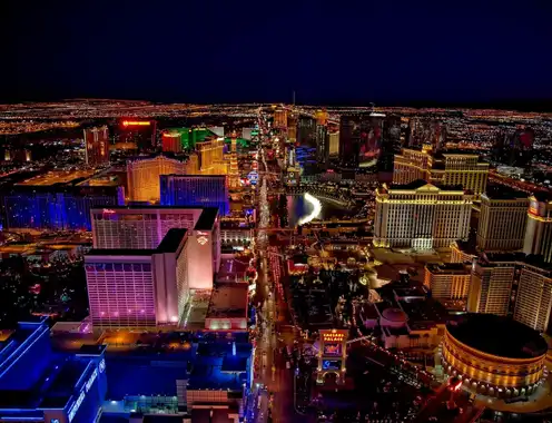 Is Las Vegas suffering a tourism downturn and how are hotels responding?