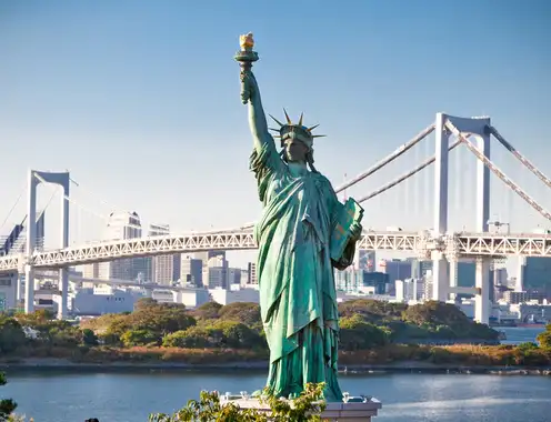 From Global Connections to Domestic Realities: Navigating the USA's Evolving Hotel Landscape
