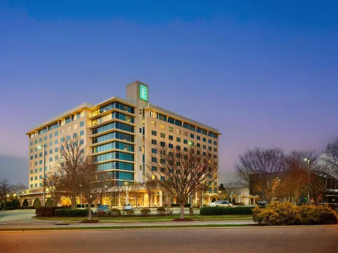 Embassy Suites by Hilton Hampton Convention Center ......