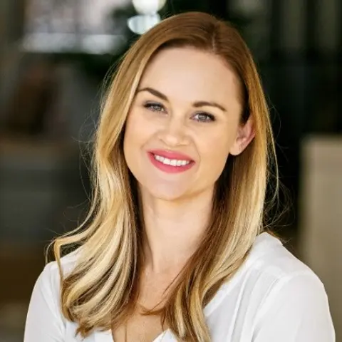 Stephanie Cross