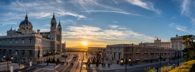 Solar eclipse drives sharp surge in bookings across Spain and Iceland