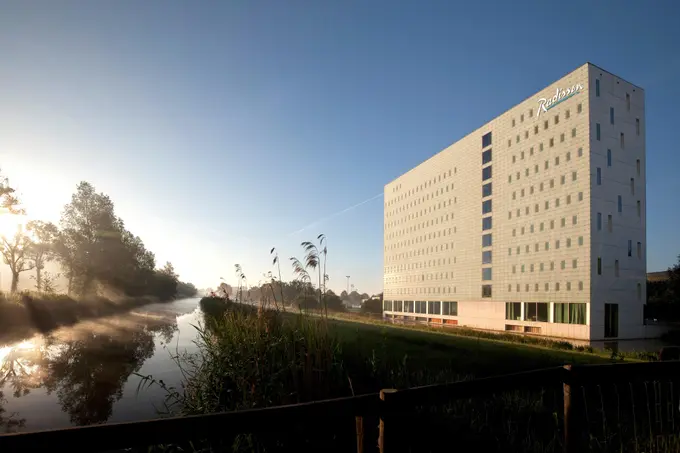 Radisson Hotel & Suites Amsterdam South ......