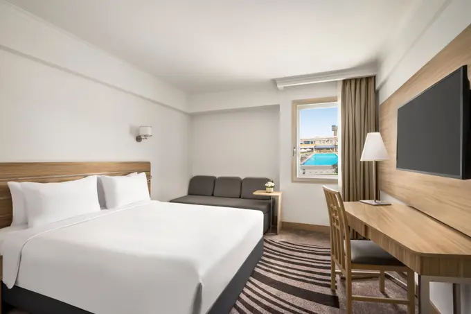 Novotel Cairo Airport ......