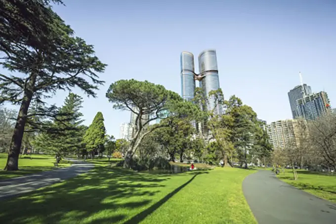 Shangri-La Melbourne and Sapphire By The Gardens ......