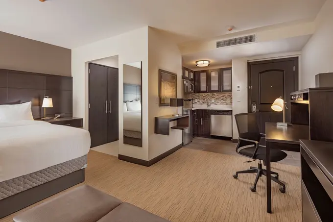 Staybridge Suites Saltillo ......