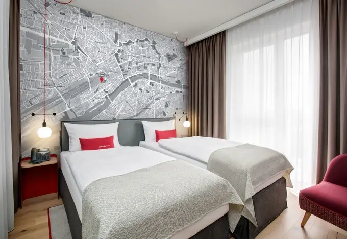IntercityHotel Frankfurt ......