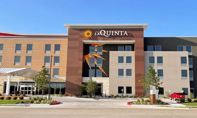 La Quinta Inn & Suites by Wyndham Pflugerville | Hawthorn Suites by Wyndham Pflugerville ......