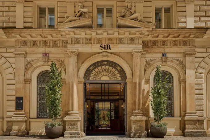 Ritesh Agarwal’s PRISM Acquires Significant Stake in Liran Wizman’s Sircle Collection