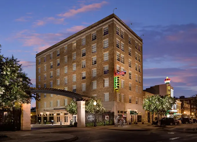 The LaSalle Hotel, Bryan College Station, A Tribute Portfolio Hotel ......