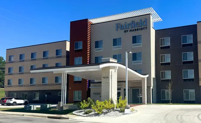 Fairfield Inn & Suites Kansas City at The Legends ......
