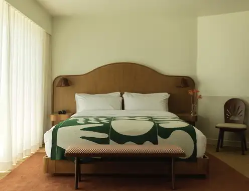Casa Loma Beach Hotel
