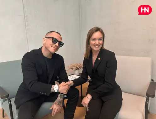 Simone Puorto and Anna Nash (right)