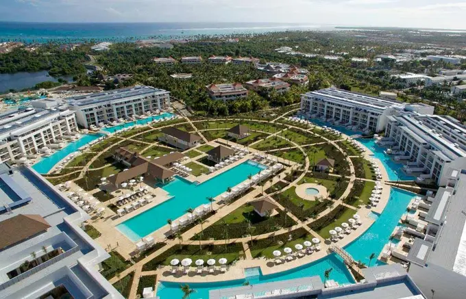 Falcon's Resorts by Meli ......