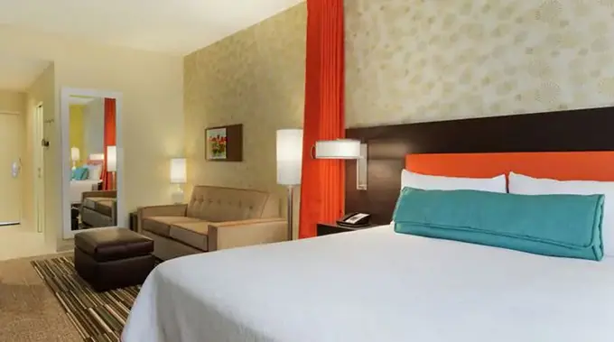 Home2 Suites by Hilton Chantilly Dulles Airport ......
