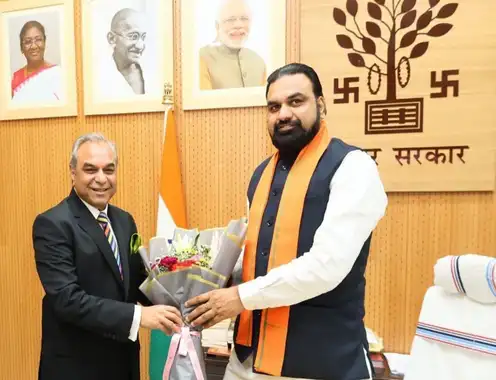 Shri Samrat Choudhary, Hon'ble Chief Minister of Bihar, With Anil Chadha, Managing Director, Itc Hotels Limited, at the Signing Ceremony of the Management Agreement for Welcomhotel by Itc Hotels, Rajgir (1)