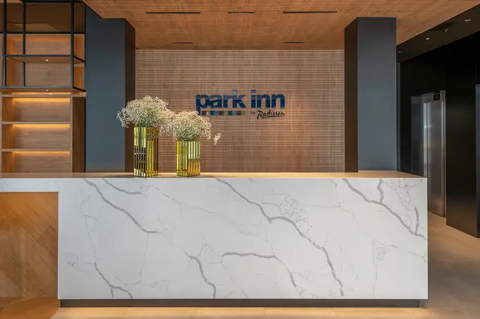 Park Inn by Radisson Vilnius Airport Hotel & Business Centre ......