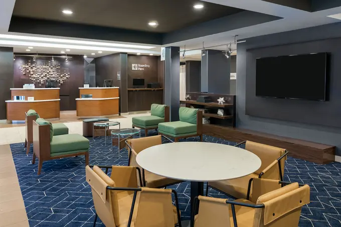 Courtyard by Marriott Tallahassee North/I-10 Capital Circle ......