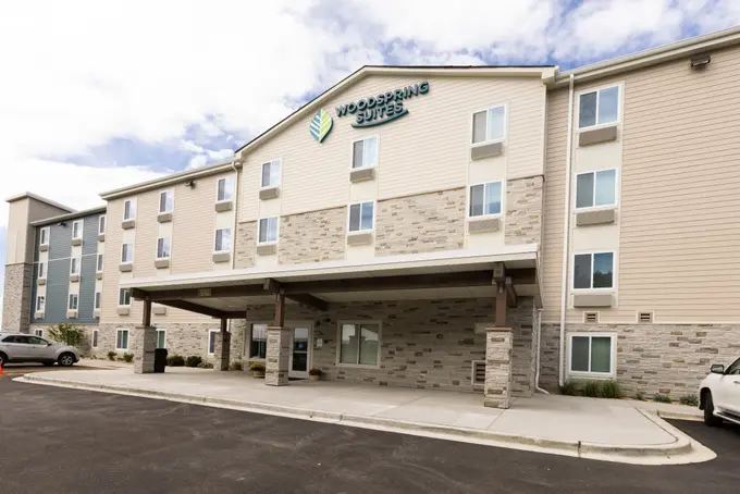 WoodSpring Suites Gurnee - North Chicago ......