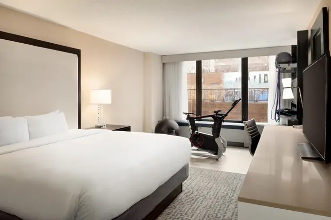 DoubleTree by Hilton Hotel Chicago - Magnificent Mile ......