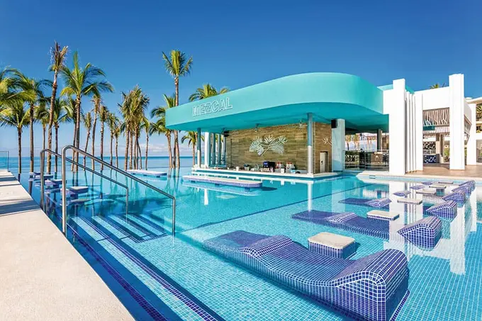 Hotel Riu Vallarta ......