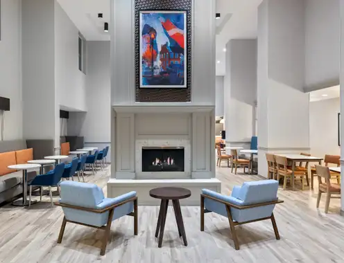 Hampton Inn & Suites Charlottesville-At The University