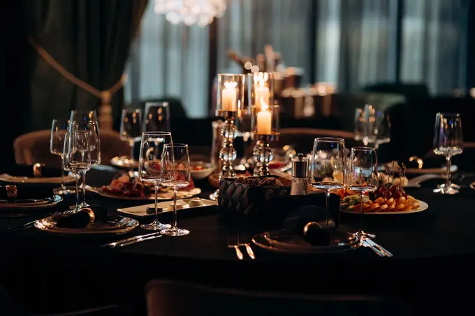 Enhancing the Dining Experience in Hotels: Strategies for Boosting Food and Beverage Revenues